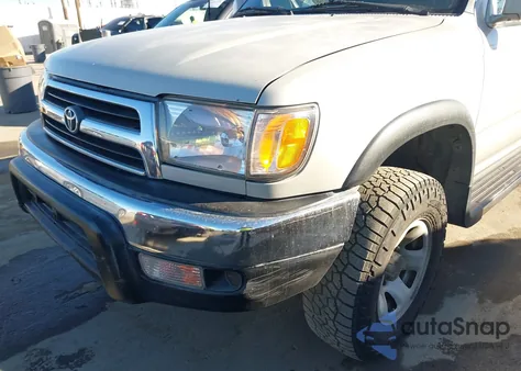 2000 Toyota 4Runner Sr5 V6 z USA, uszkodzony, nr VIN JT3GN86R3Y0173449